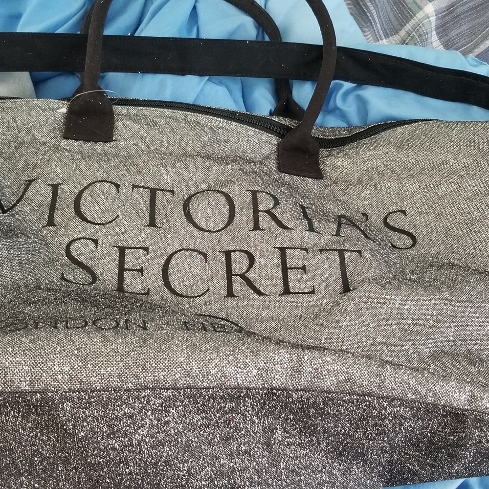 Brand new Victoria's secret over night bag